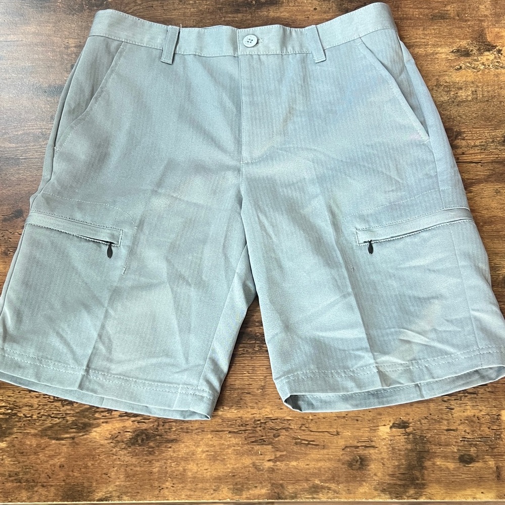 Izod Men's Classic Gray Golf Shorts: Waist 30